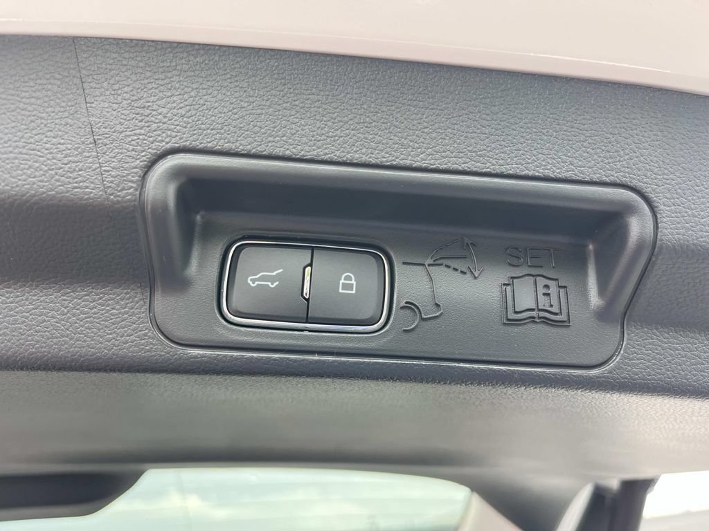 New 2026 Ford Explorer Active w/ Active Comfort Package AWD/4WD image 15