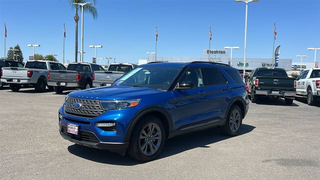 Certified 2022 Ford Explorer XLT w/ Equipment Group 202A AWD/4WD image 8