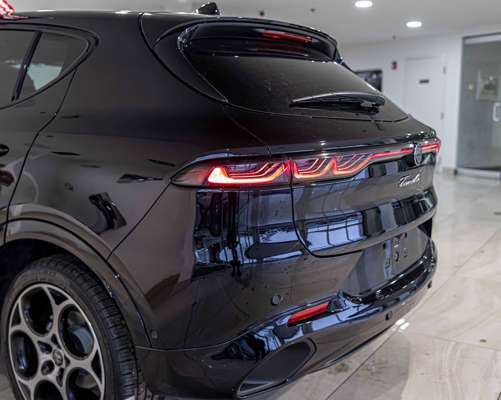 New 2025 Alfa Romeo Tonale w/ Premium Package image 14