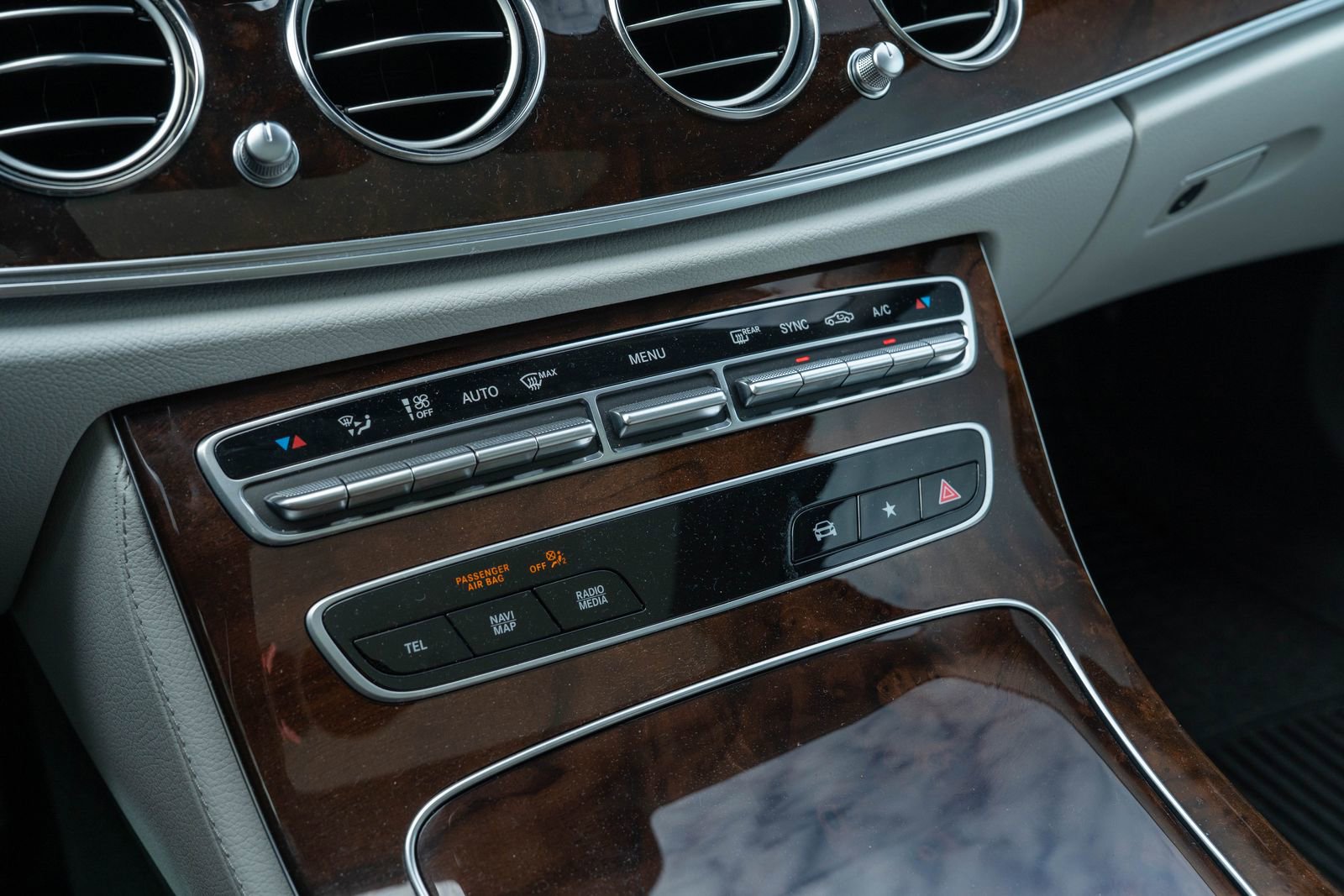 Used 2023 Mercedes-Benz E 450 4MATIC All-Terrain Wagon image 26