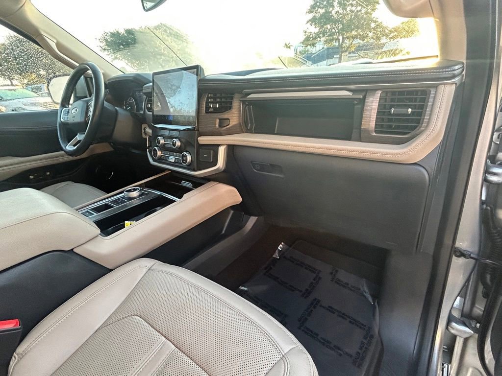 Used 2023 Ford Expedition Max Limited image 27