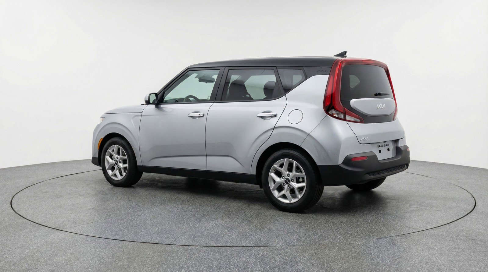 Used 2025 Kia Soul LX w/ LX Technology Package FWD image 6