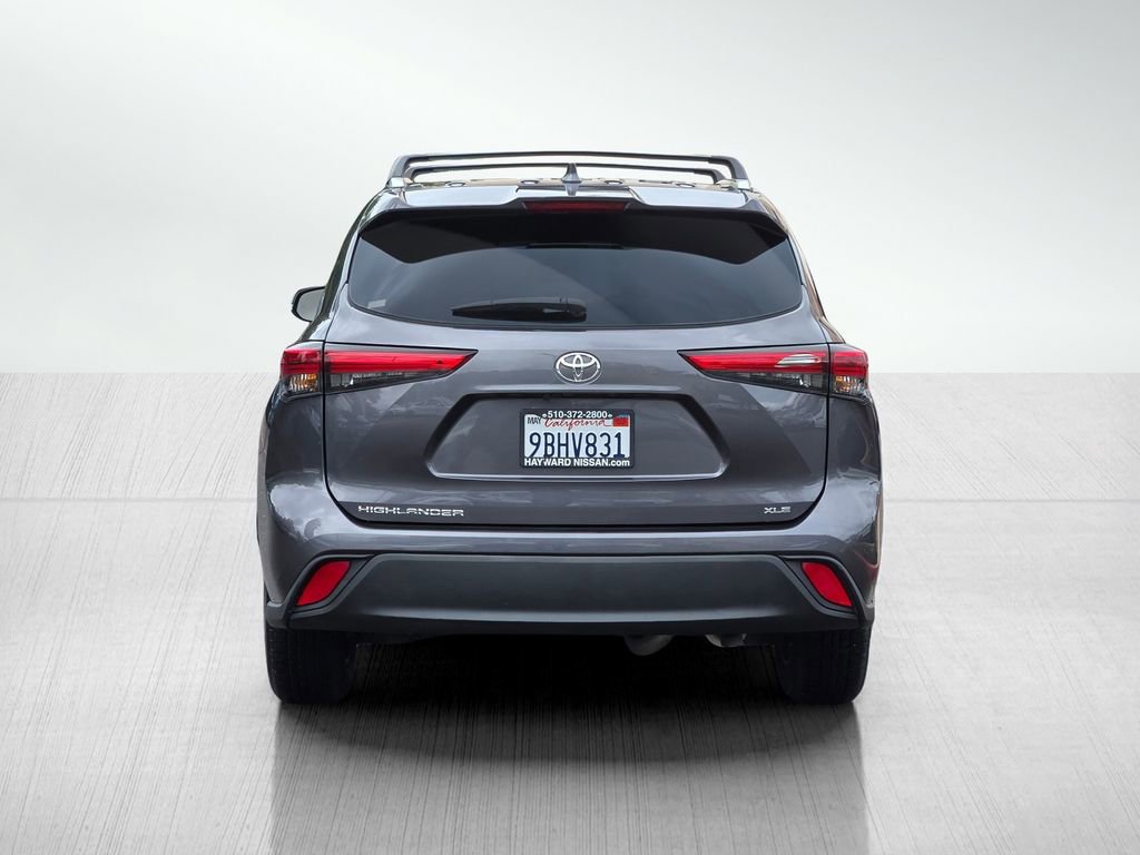 Used 2022 Toyota Highlander XLE FWD image 6
