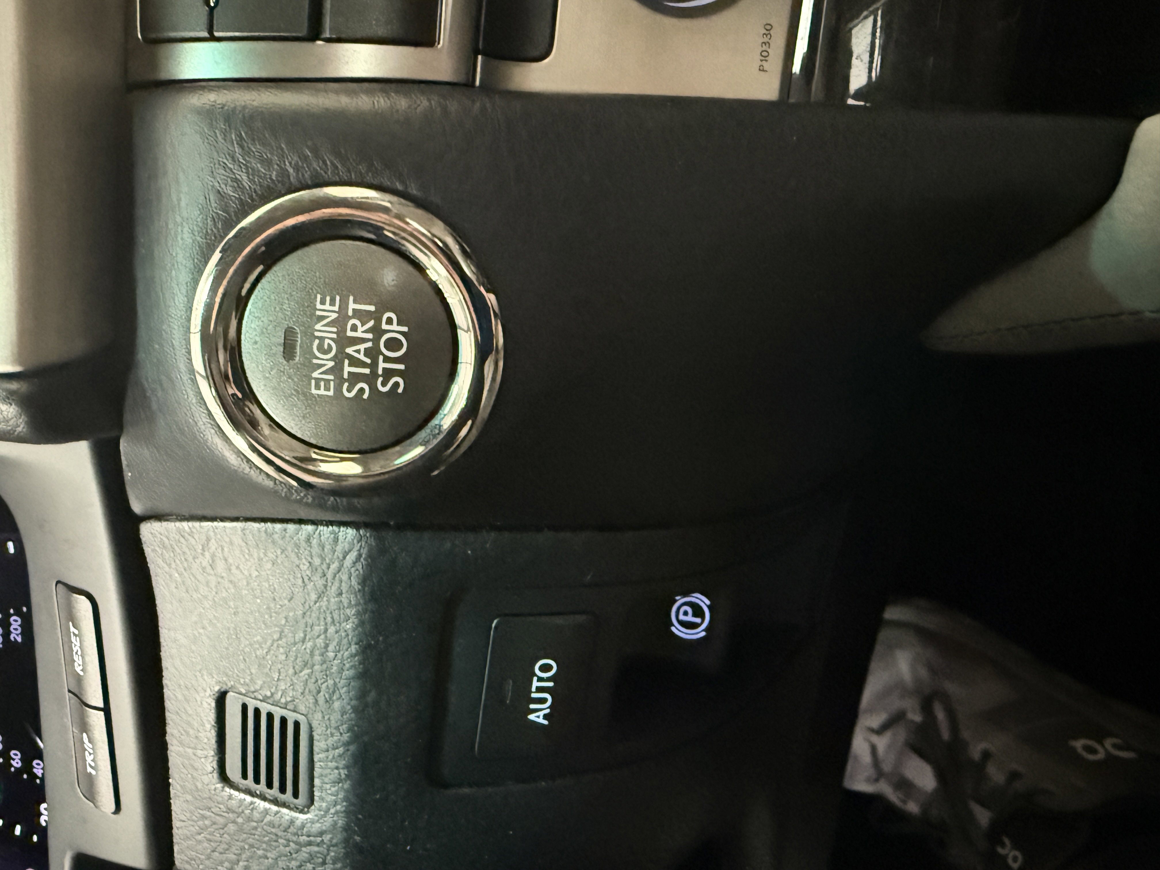 Used 2013 Lexus LS 460 L w/ All-Weather Pkg image 31