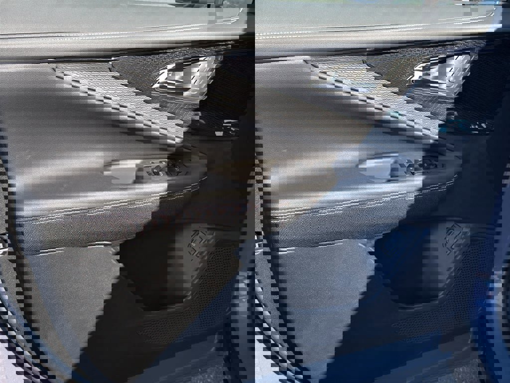 New 2026 Chevrolet Blazer EV LT image 10