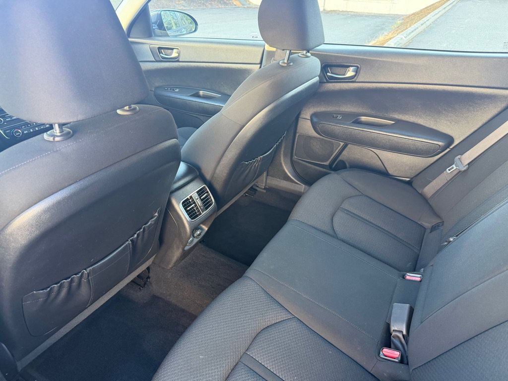 Used 2017 Kia Optima Premium w/ Hybrid Convenience Package FWD image 13