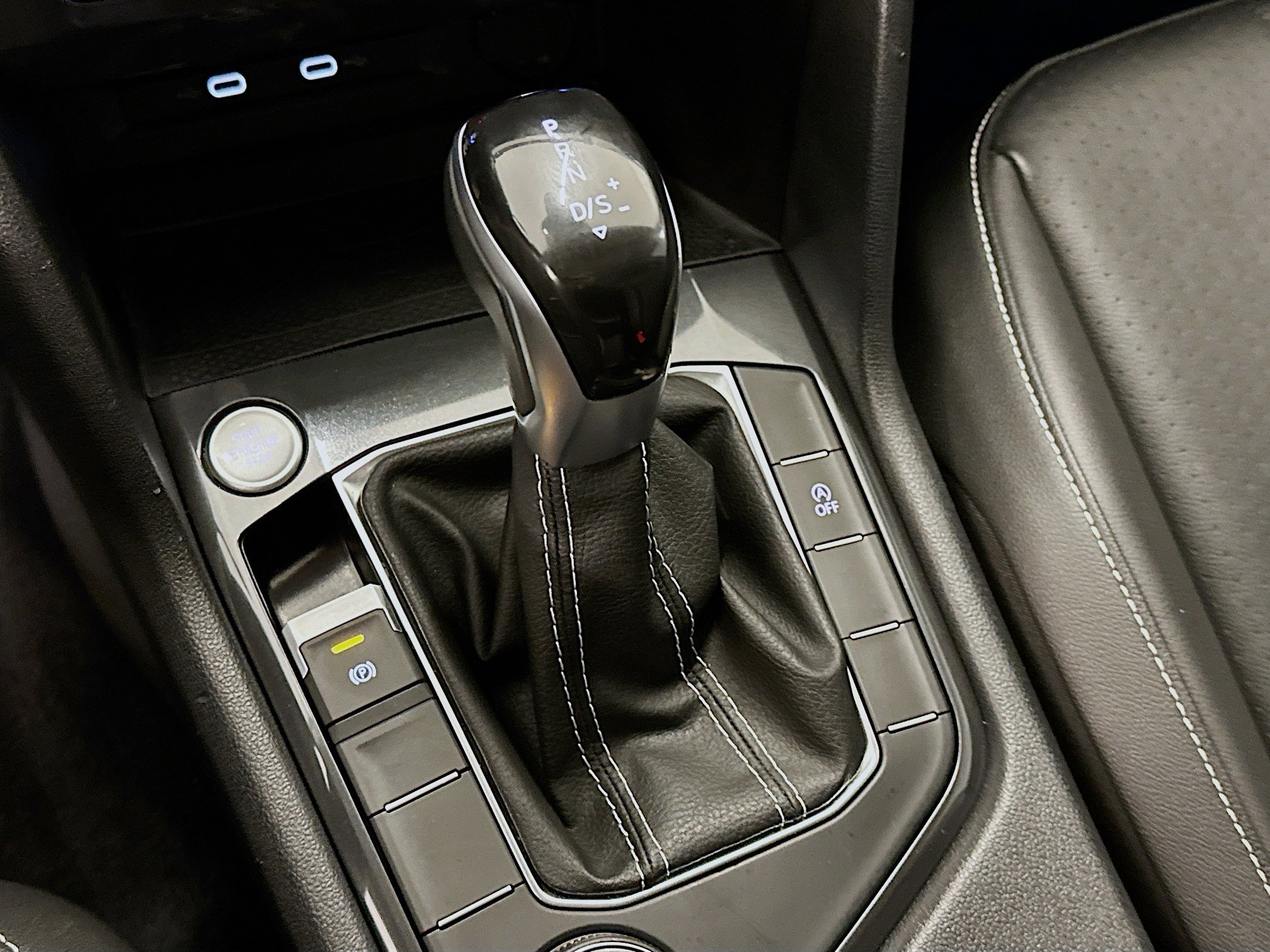Used 2022 Volkswagen Tiguan SE image 25