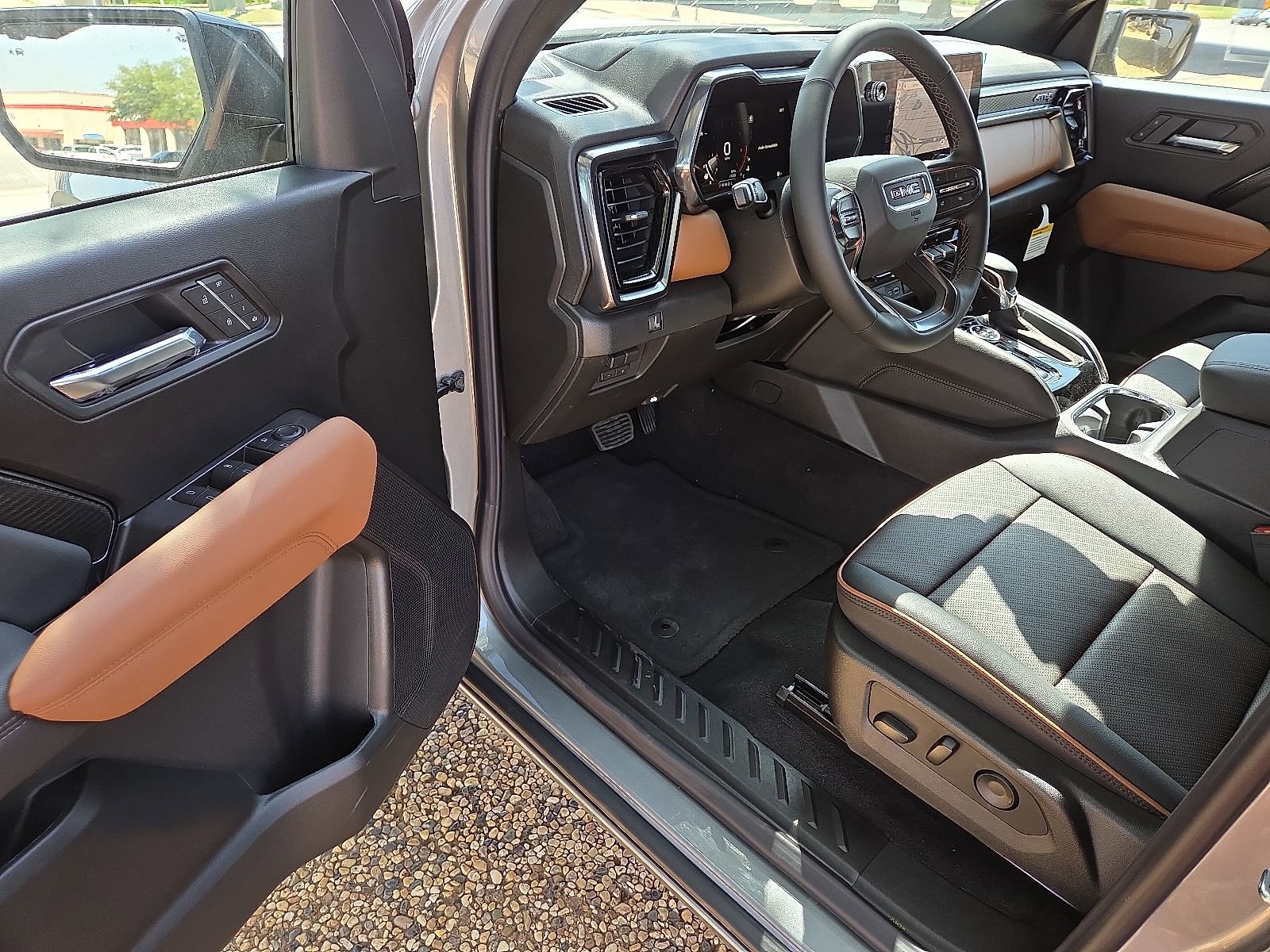 New 2026 GMC Canyon AT4 w/ AT4 Premium Package image 9