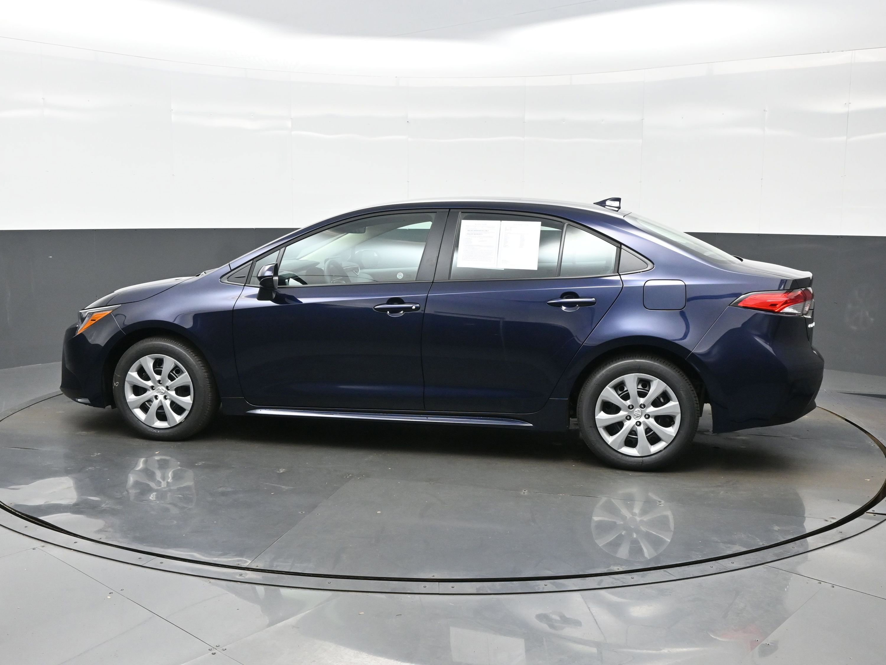 Used 2026 Toyota Corolla LE FWD image 3