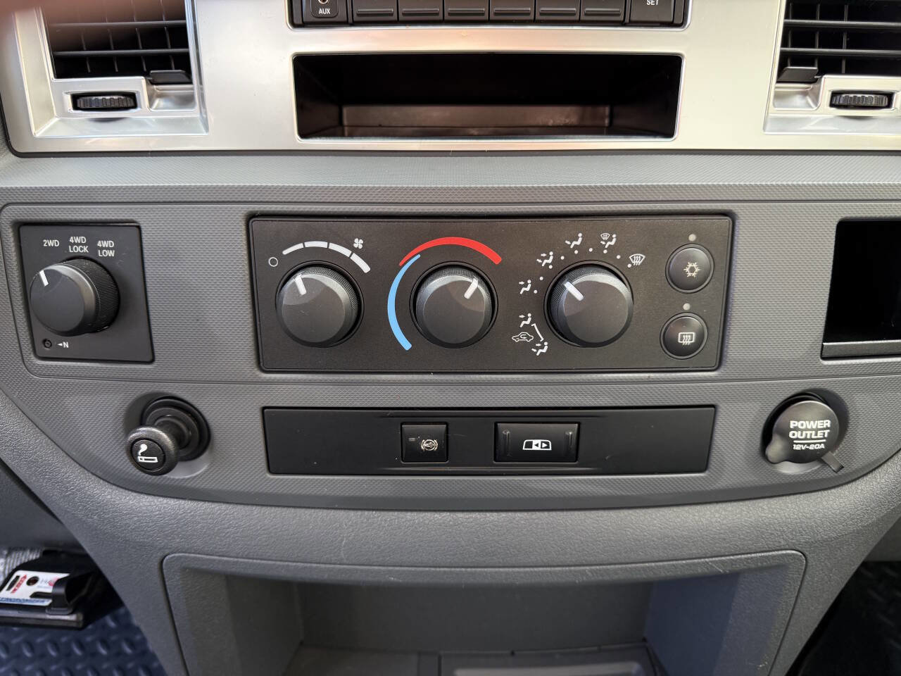 Used 2008 Dodge Ram 3500 Truck SXT image 13