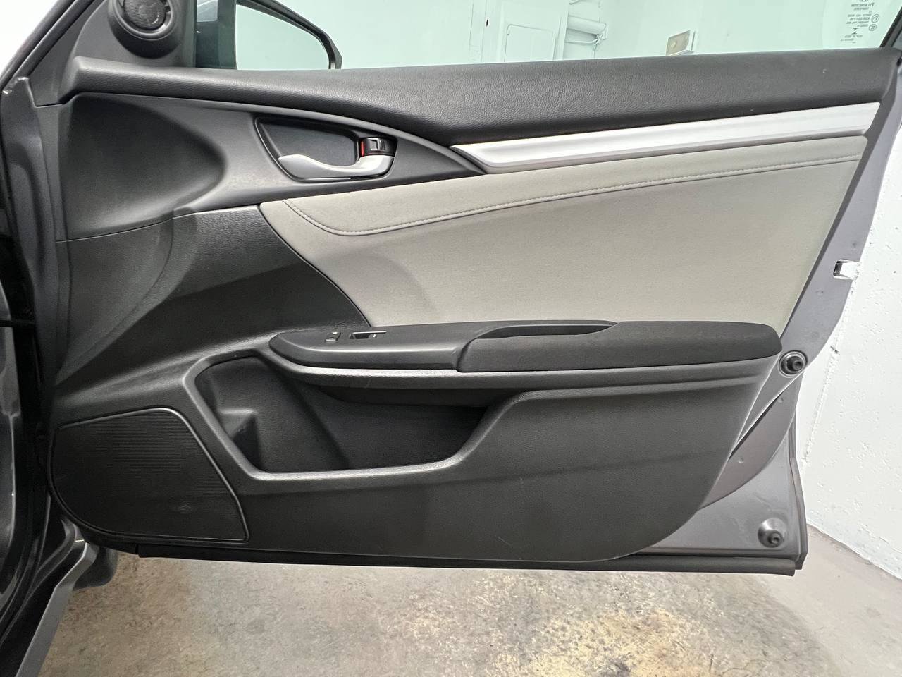 Used 2016 Honda Civic EX-T image 11