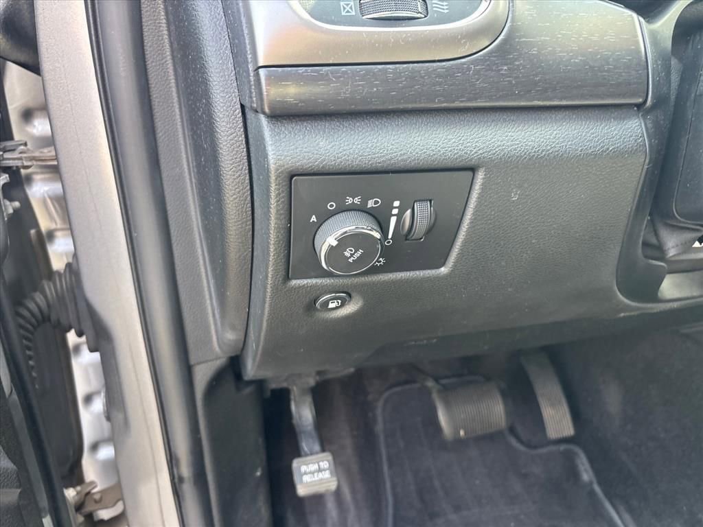 Used 2018 Jeep Grand Cherokee Laredo image 20