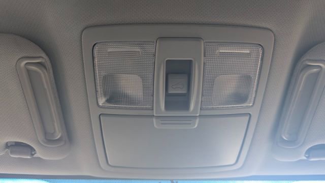 Used 2011 Kia Sorento SX image 42