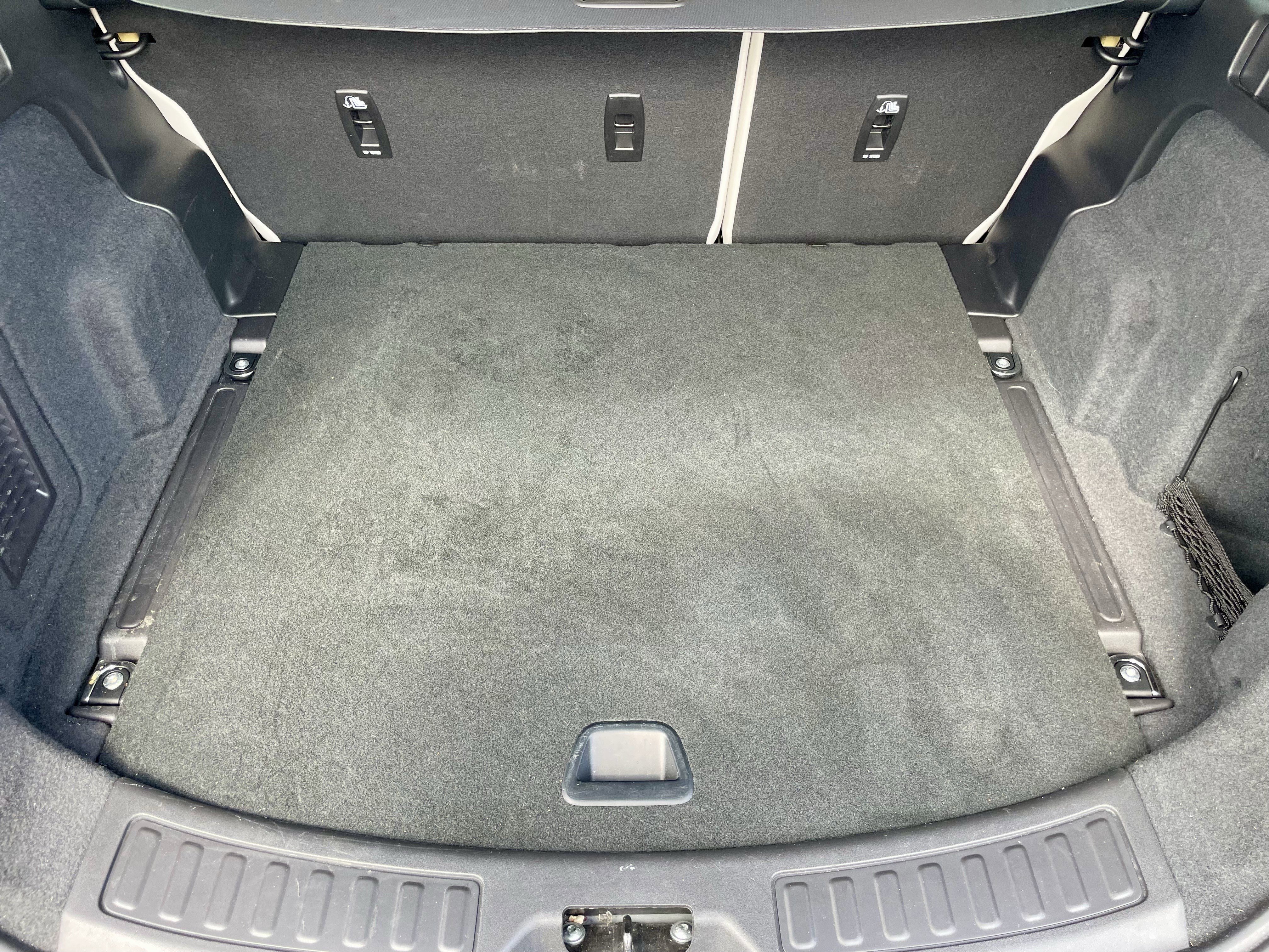 Used 2024 Land Rover Discovery Sport S image 33