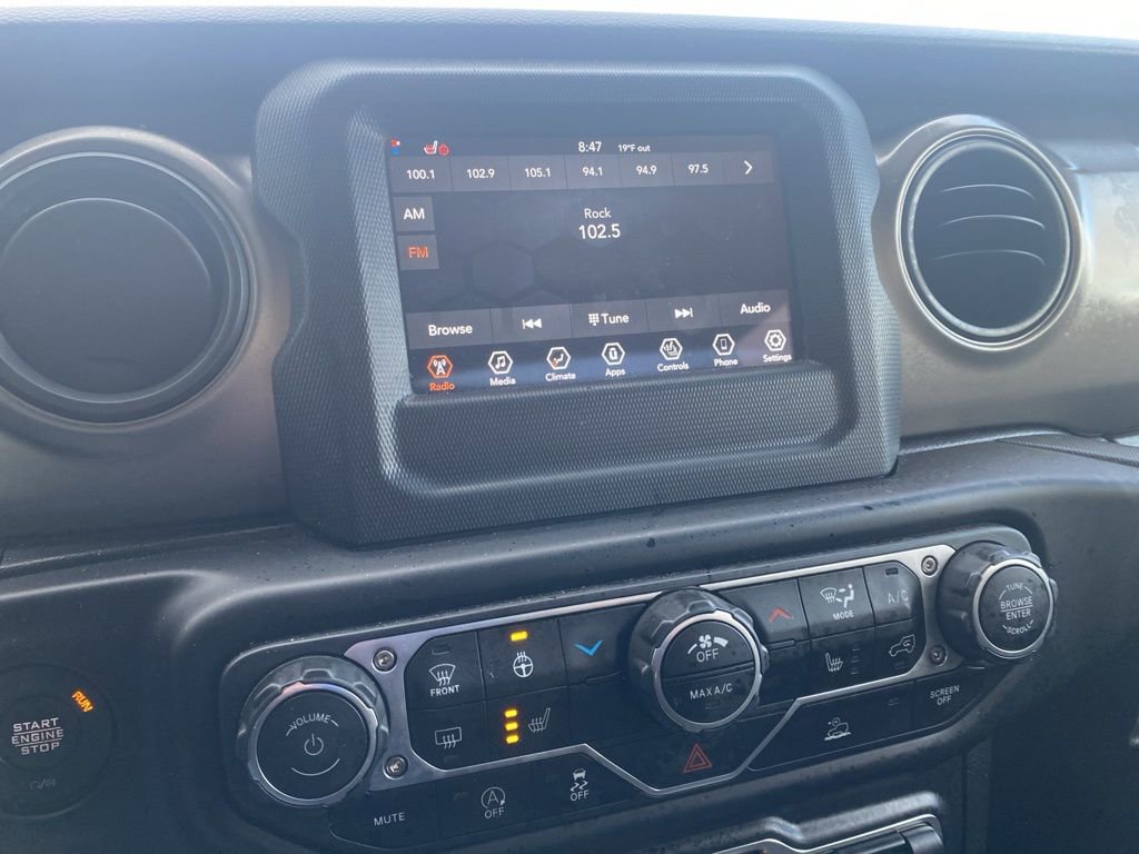 Used 2022 Jeep Gladiator Willys image 10