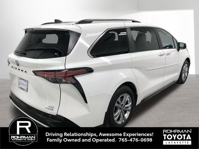 Used 2023 Toyota Sienna XSE w/ XSE Plus Package AWD/4WD image 7