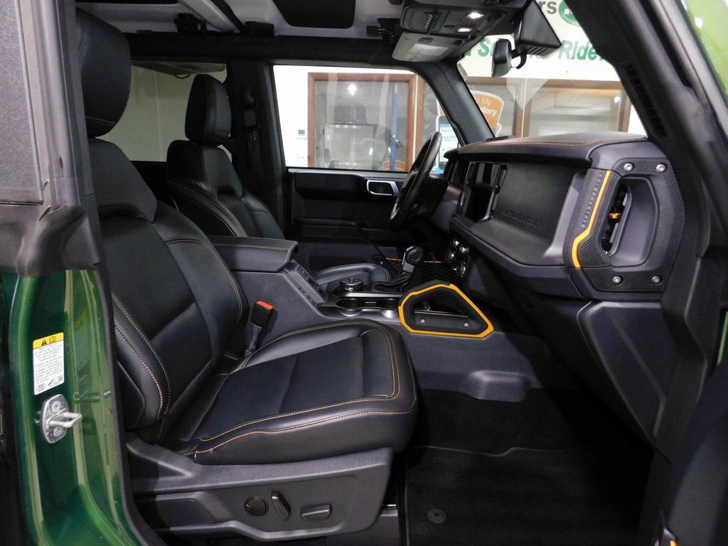 Used 2024 Ford Bronco Badlands image 95