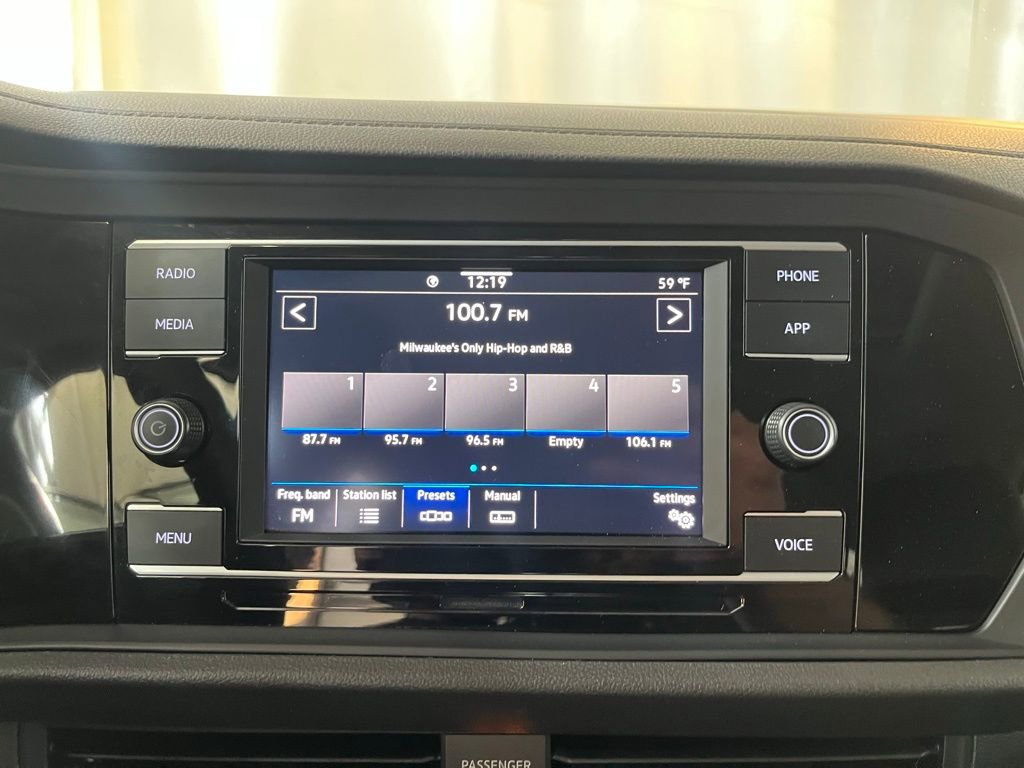 Certified 2022 Volkswagen Jetta SE image 19