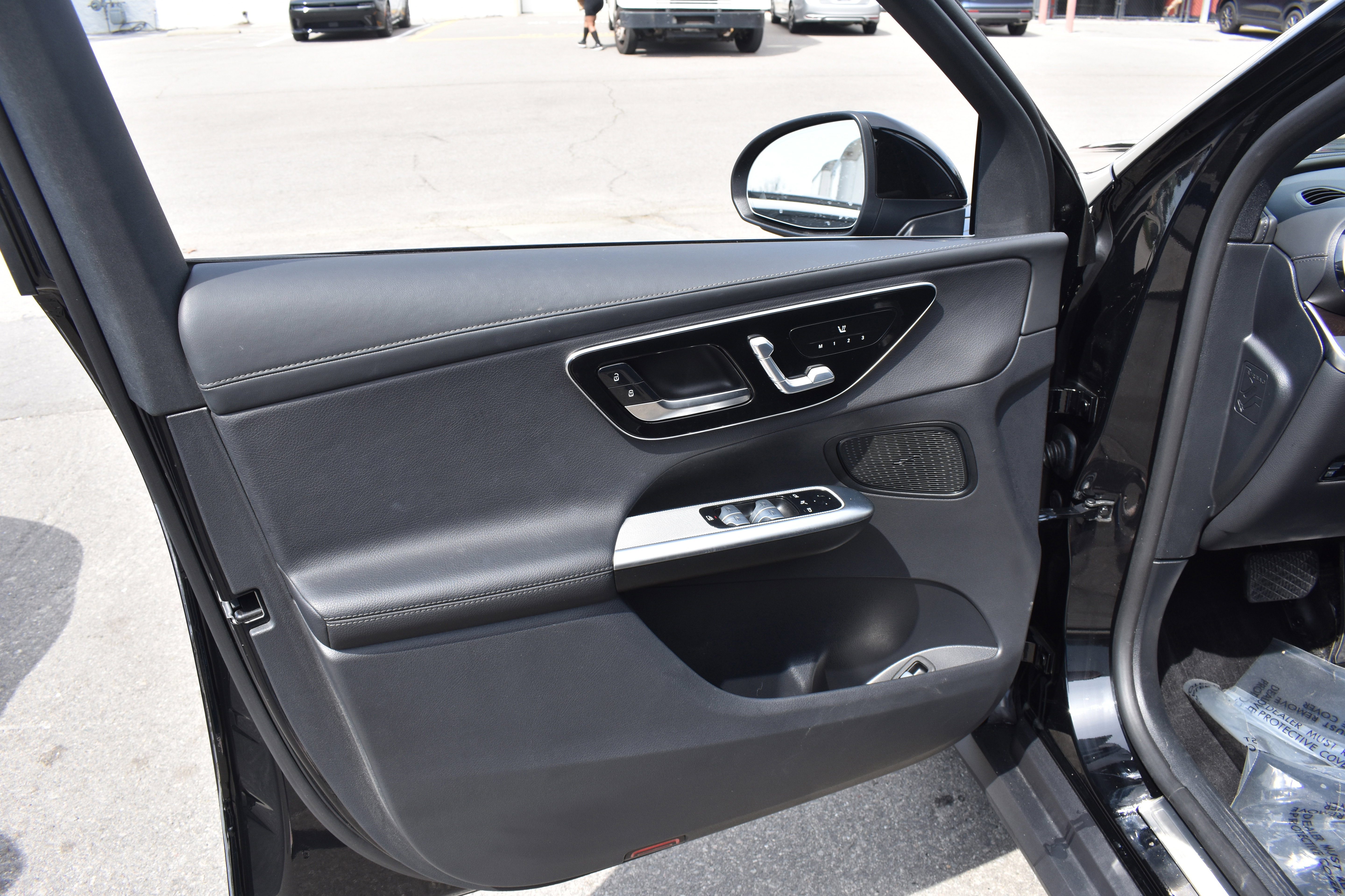 Used 2023 Mercedes-Benz GLC 300 4MATIC image 13