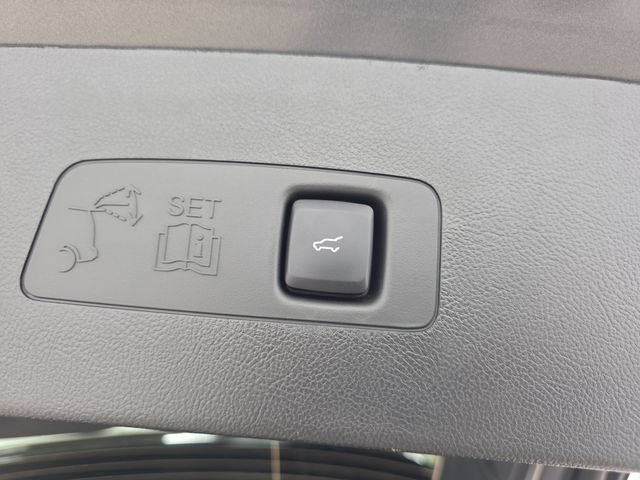 Used 2025 Lincoln Corsair AWD w/ Equipment Group 101A image 33