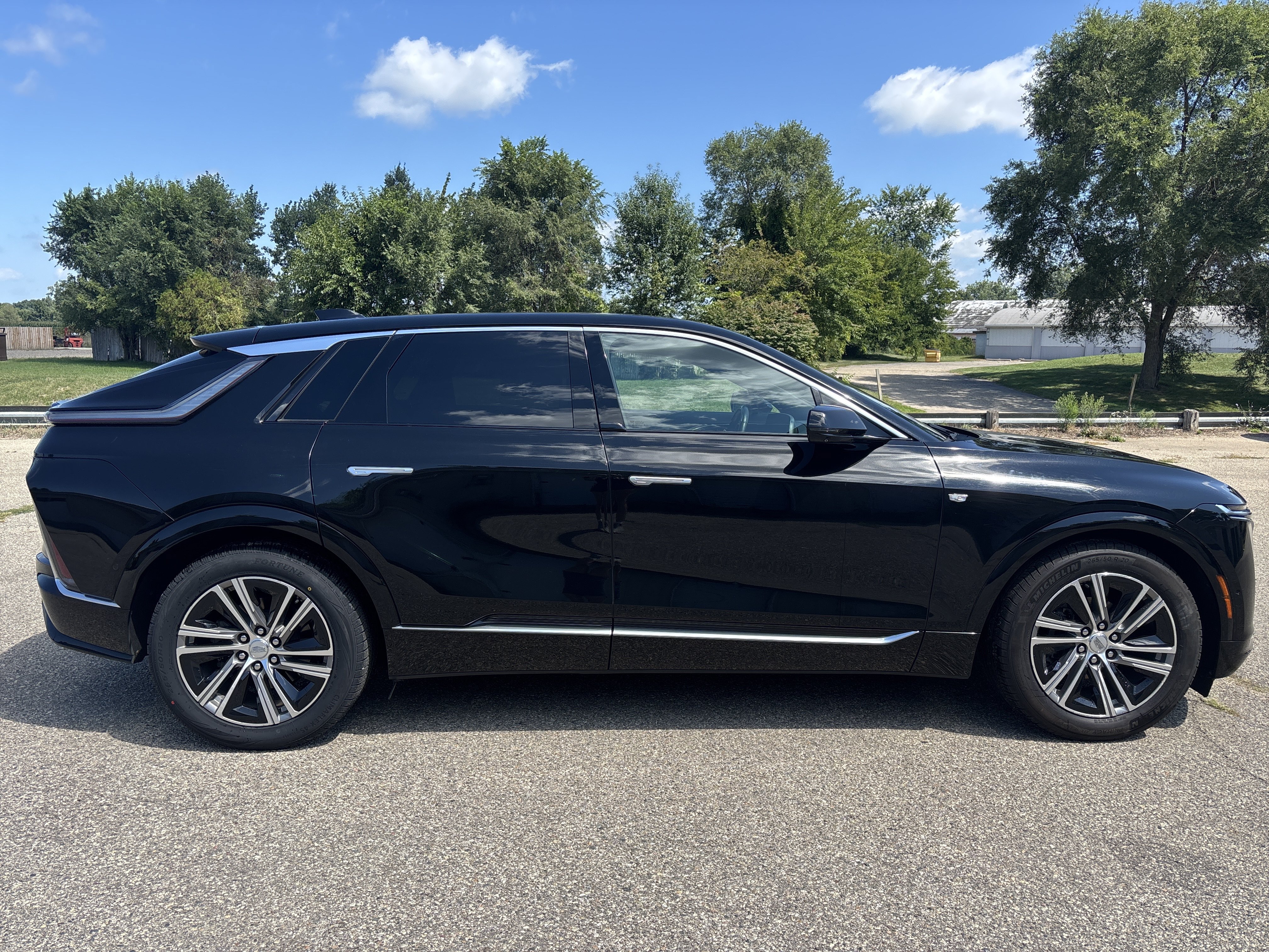 Used 2023 Cadillac Lyriq 2WD image 2