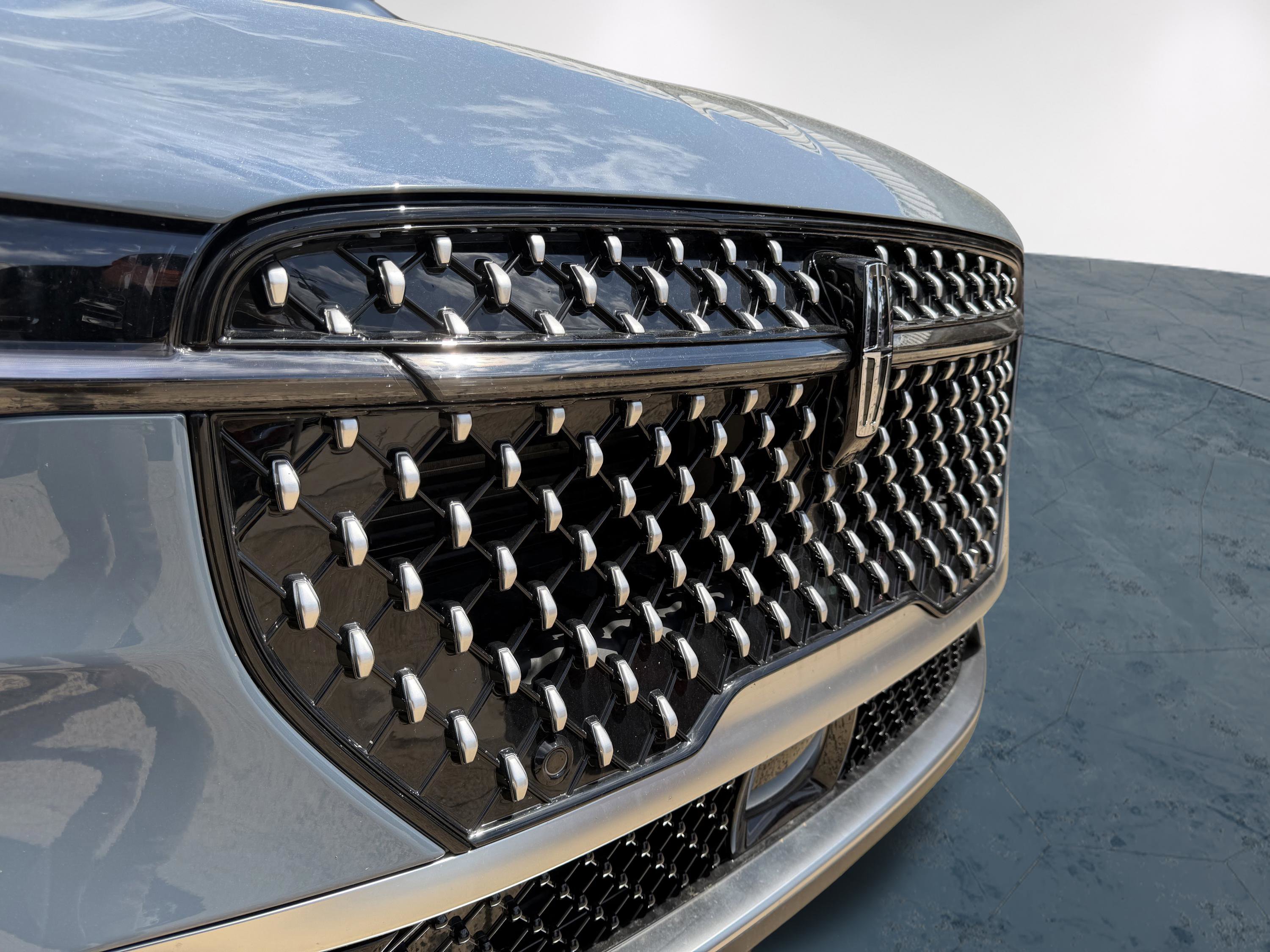 New 2026 Lincoln Nautilus Premier w/ Equipment Group 102A AWD/4WD image 9