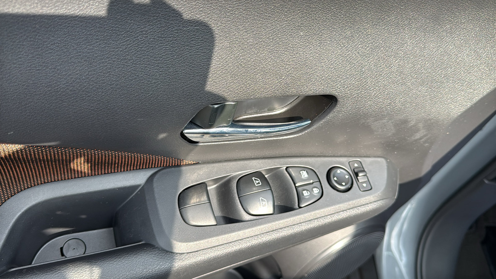 Certified 2024 Nissan Kicks SR FWD image 7
