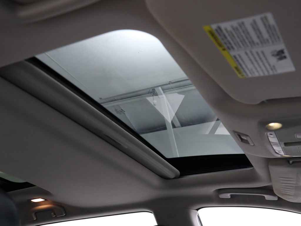 Used 2017 Nissan Pathfinder Platinum w/ Midnight Edition Package image 32