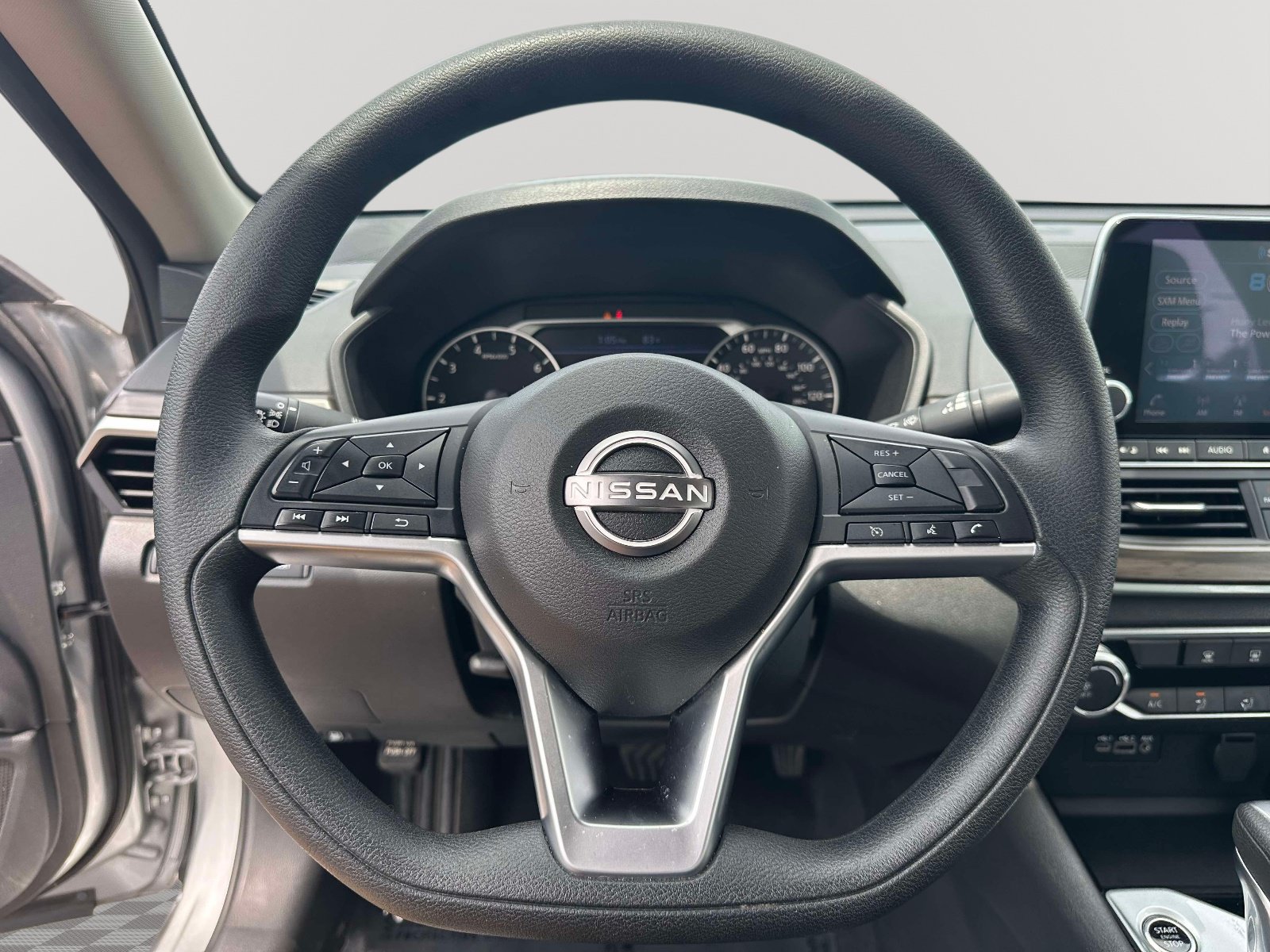 Used 2024 Nissan Altima 2.5 SV FWD image 13