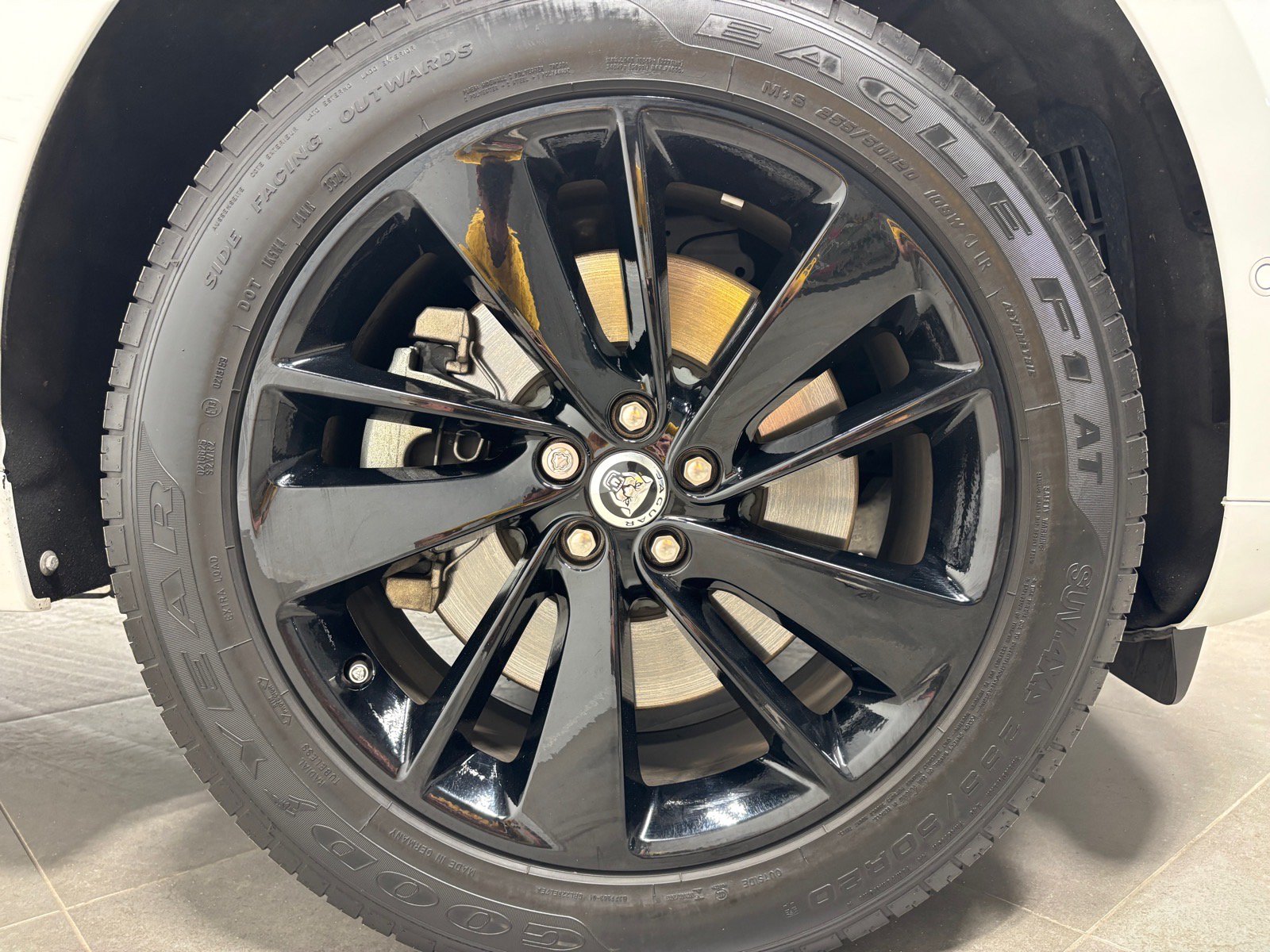 New 2025 Jaguar F-PACE R-Dynamic S AWD/4WD image 11