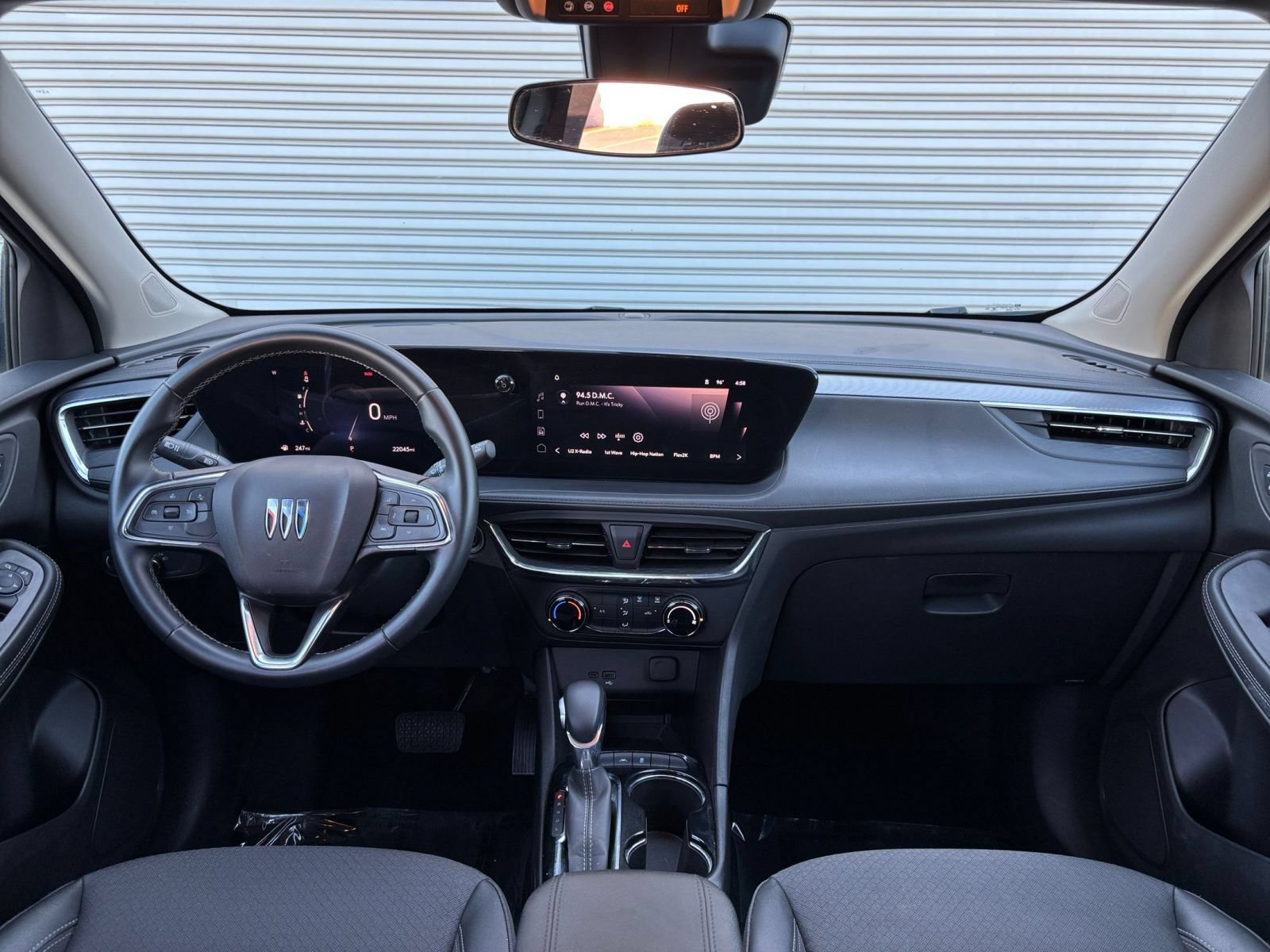 Used 2025 Buick Encore GX Preferred FWD image 32