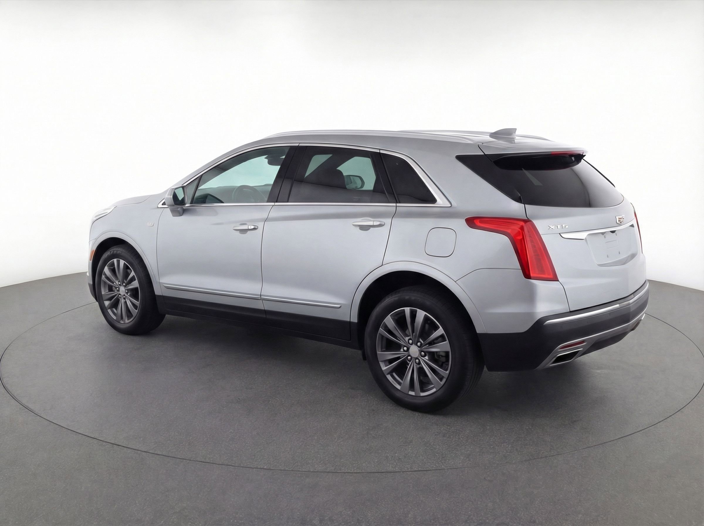 Certified 2024 Cadillac XT5 Premium Luxury FWD image 3
