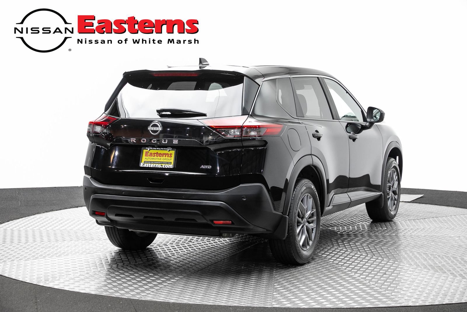 Used 2023 Nissan Rogue S AWD/4WD image 5