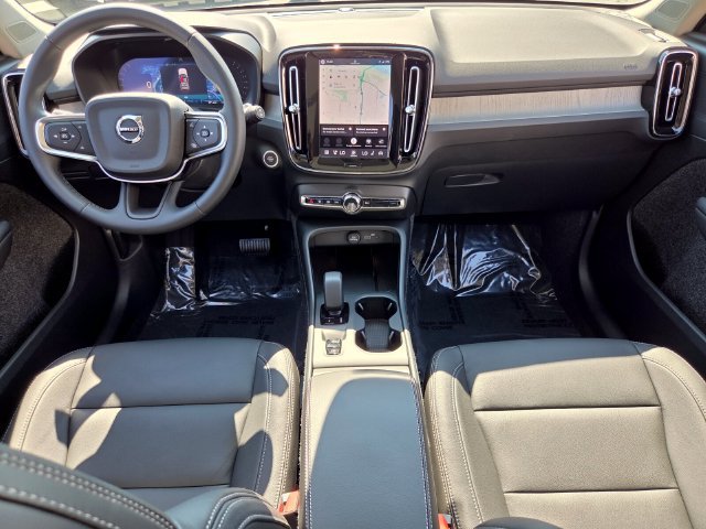 New 2026 Volvo XC40 B5 Core w/ Protection Package Premier AWD/4WD image 13