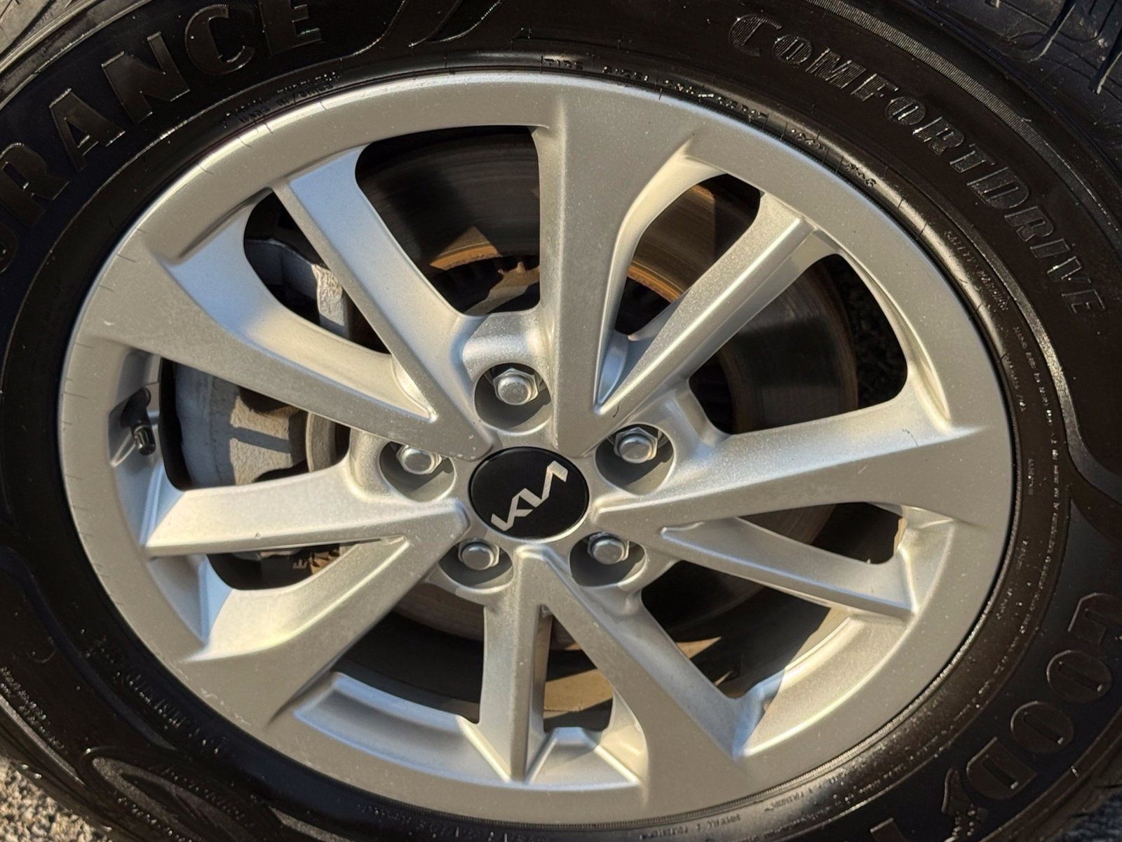 Used 2022 Kia Carnival LX FWD image 43