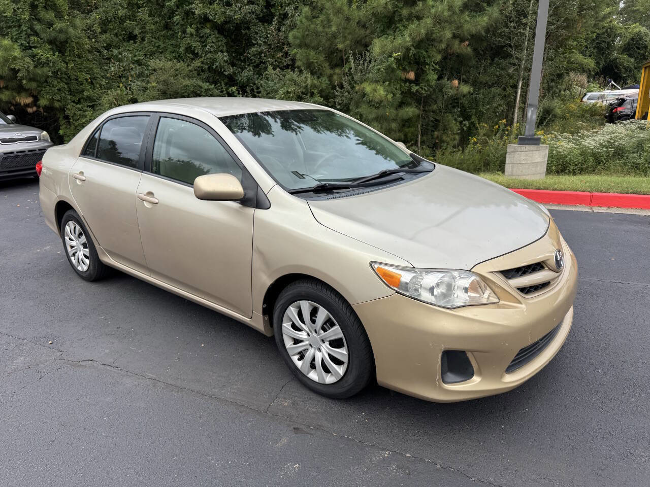 Used 2012 Toyota Corolla LE image 7