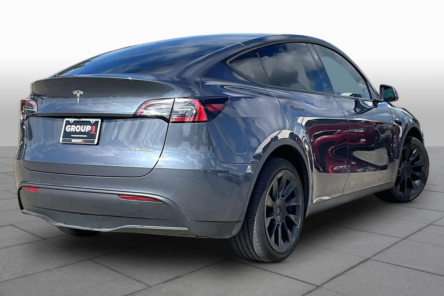 Used 2023 Tesla Model Y Long Range AWD/4WD image 11
