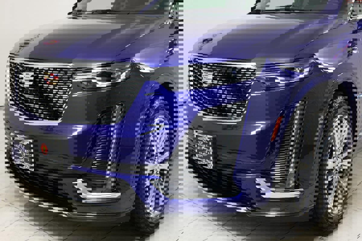 Used 2025 Cadillac XT6 Premium Luxury image 52