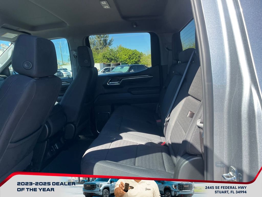 Used 2025 GMC Sierra 1500 Elevation image 11