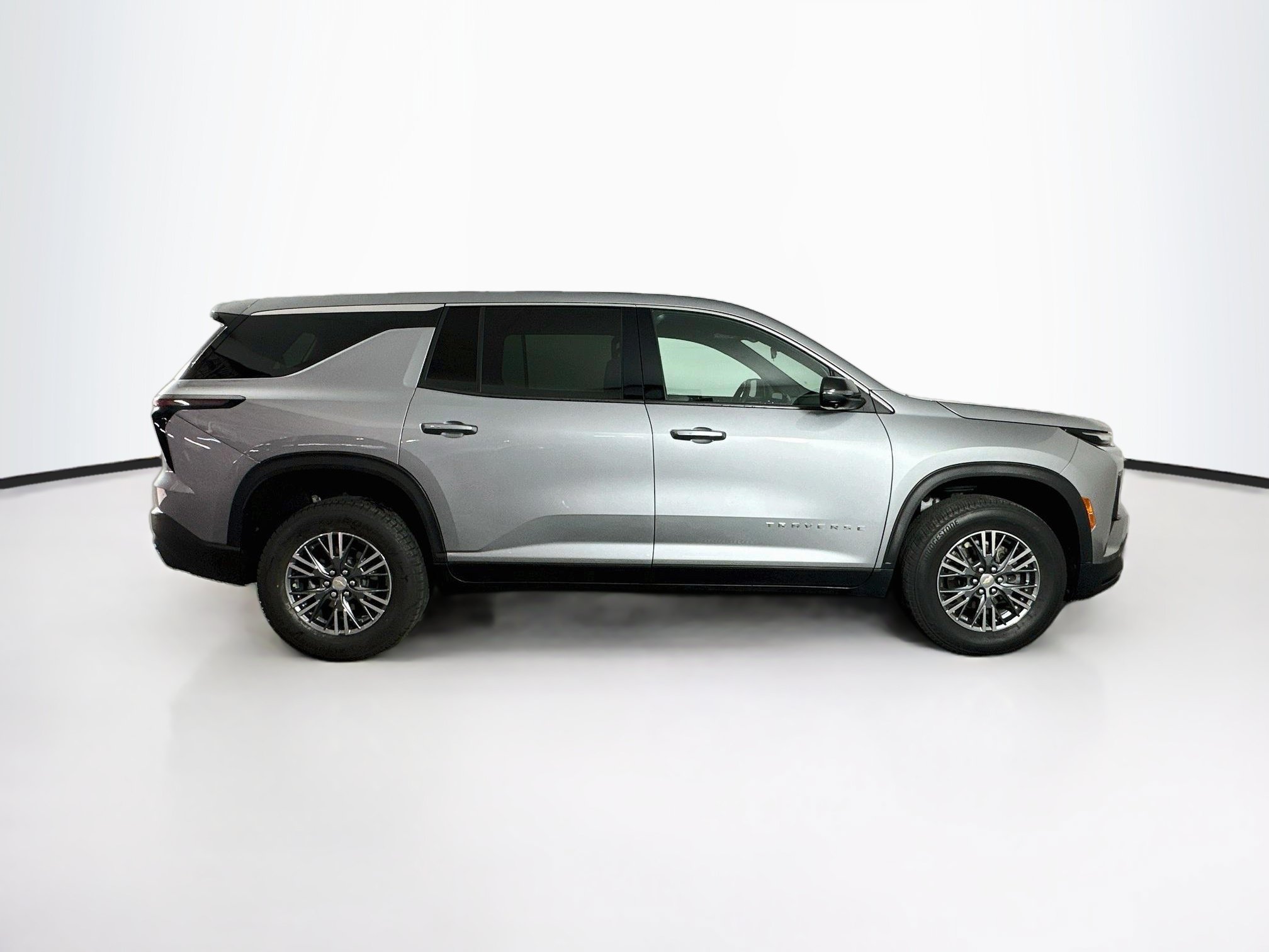 Used 2024 Chevrolet Traverse LS FWD image 10