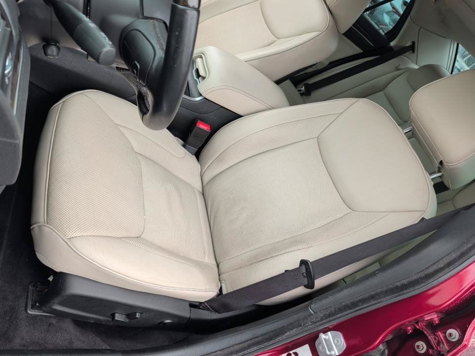 Used 2017 Chrysler 300 C RWD image 34