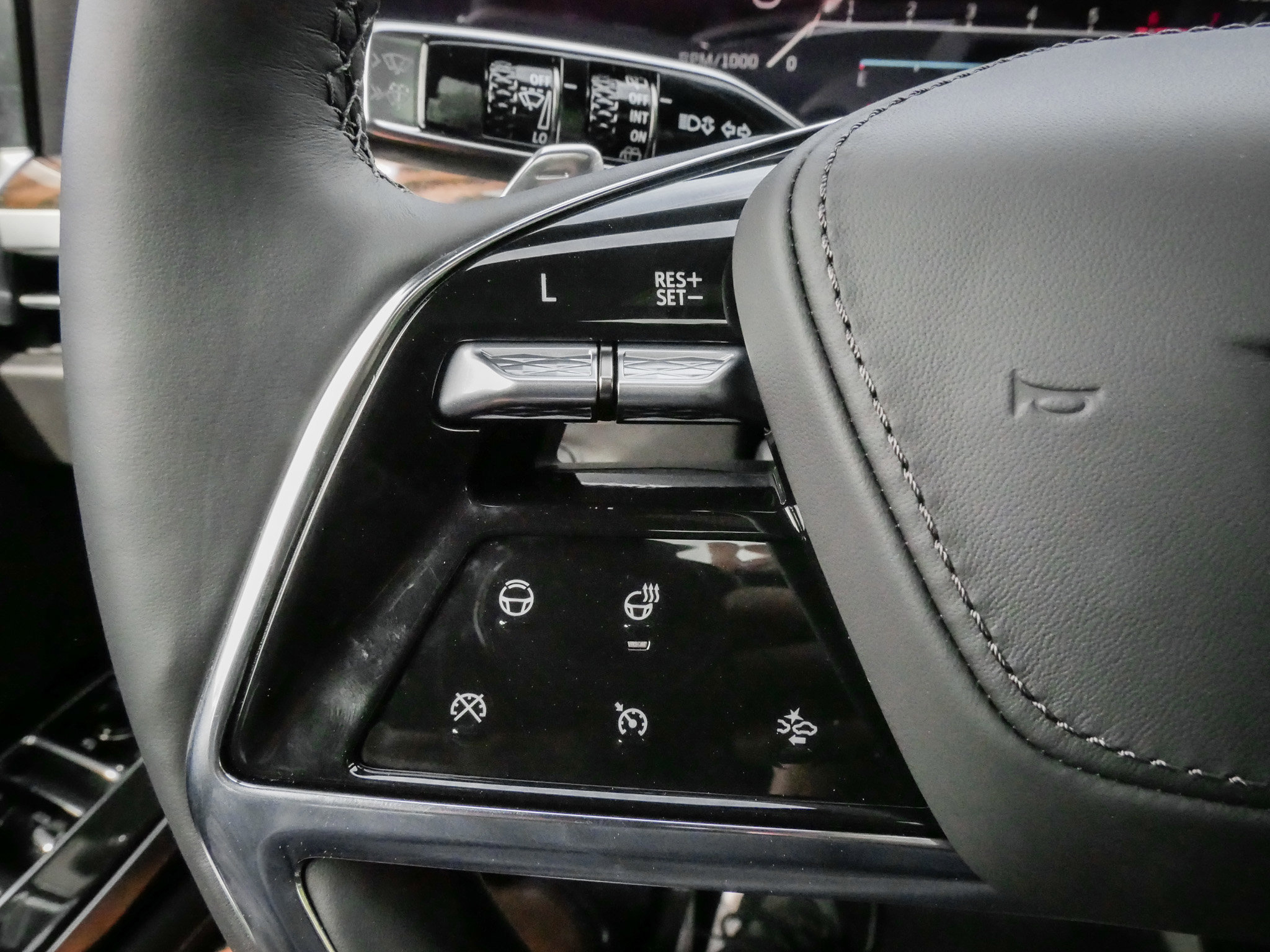 Used 2026 Cadillac Escalade Platinum Sport w/ LPO, Floor Liner Package image 19