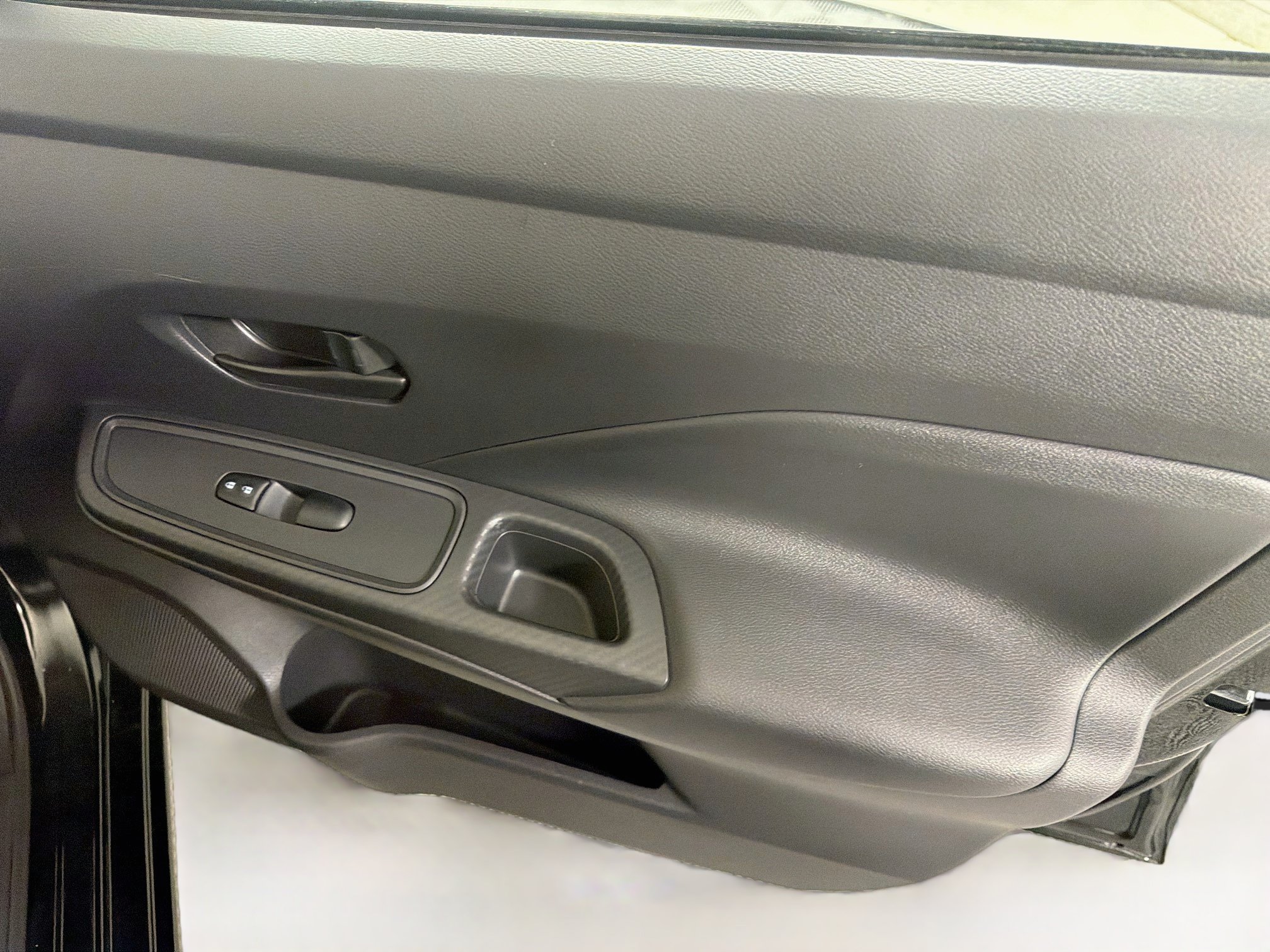 Used 2025 Nissan Versa S w/ Trunk Package FWD image 29