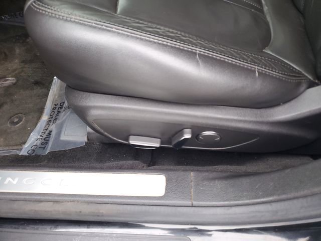 Used 2013 Lincoln MKZ FWD image 16