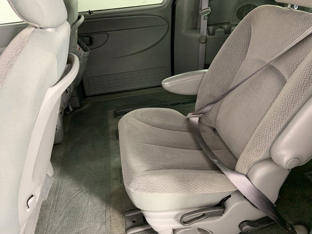 Used 2004 Dodge Grand Caravan SXT image 13