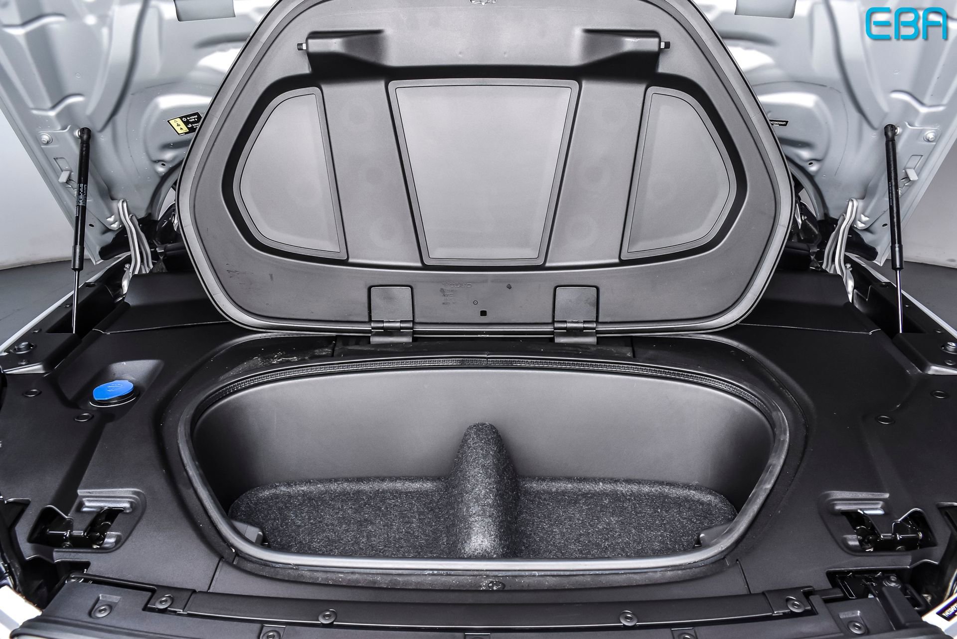 Used 2023 Volvo C40 P8 Recharge Ultimate image 12