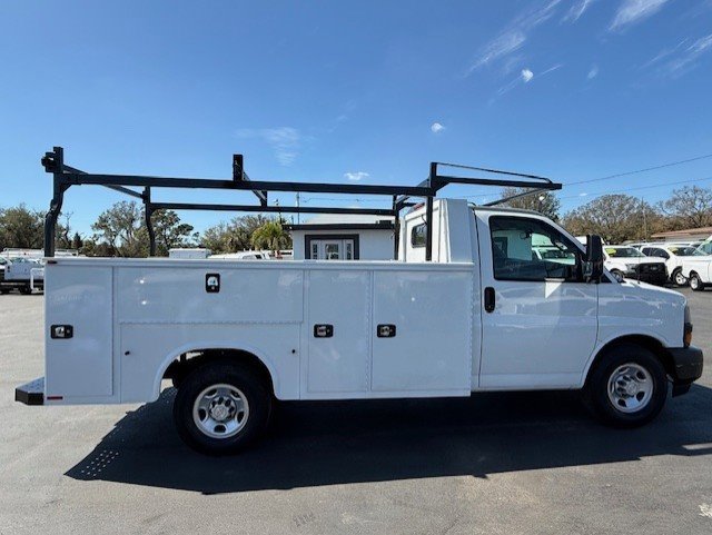Used 2019 Chevrolet Express 3500 image 5