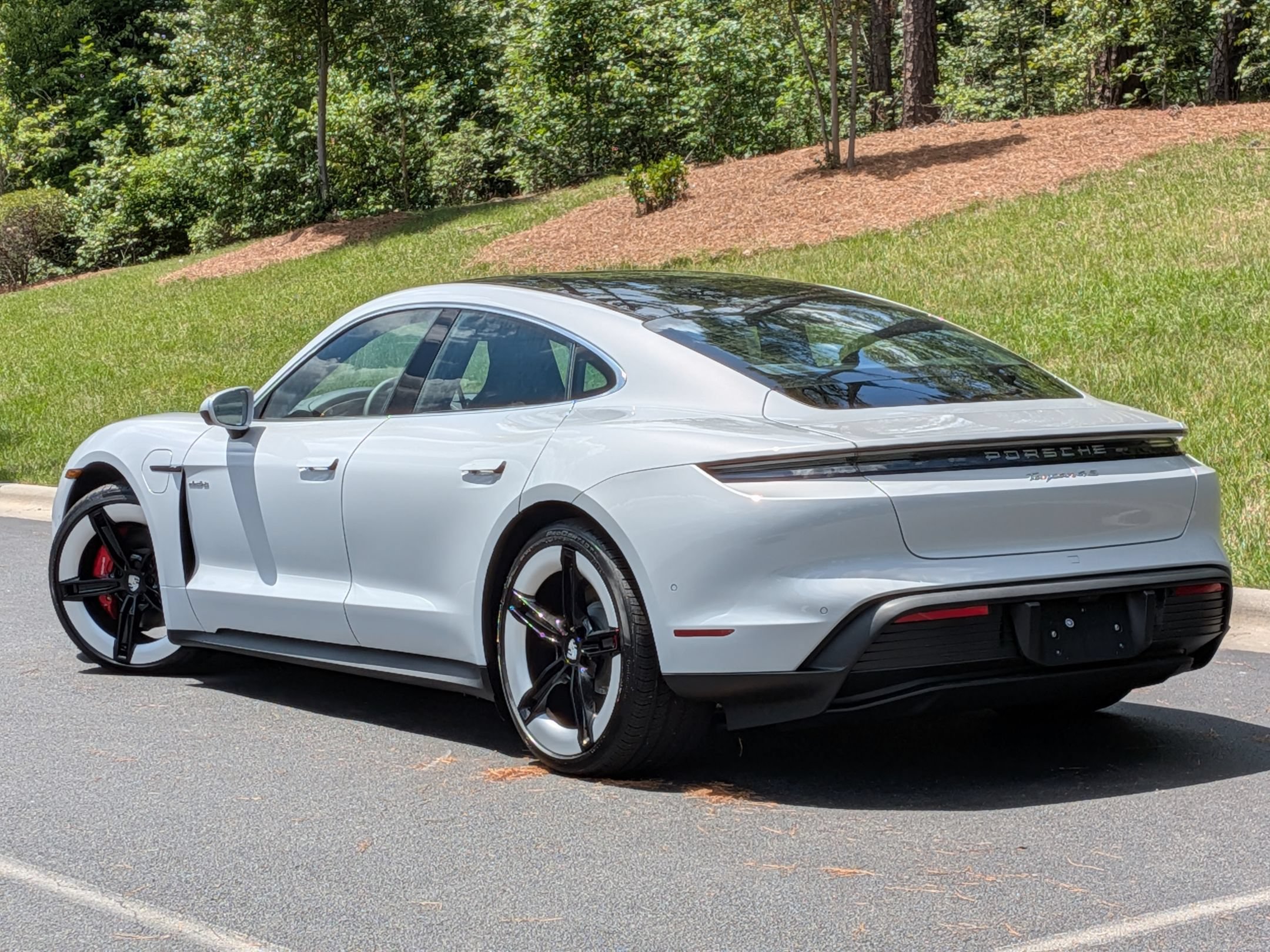 New 2026 Porsche Taycan 4S AWD/4WD image 3