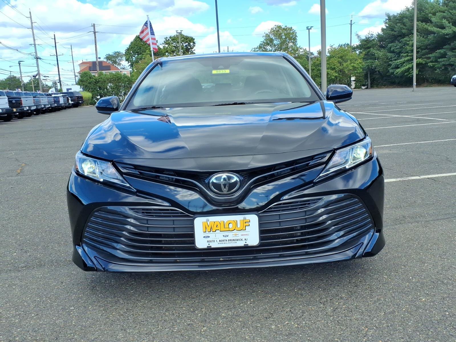 Used 2019 Toyota Camry LE FWD image 2