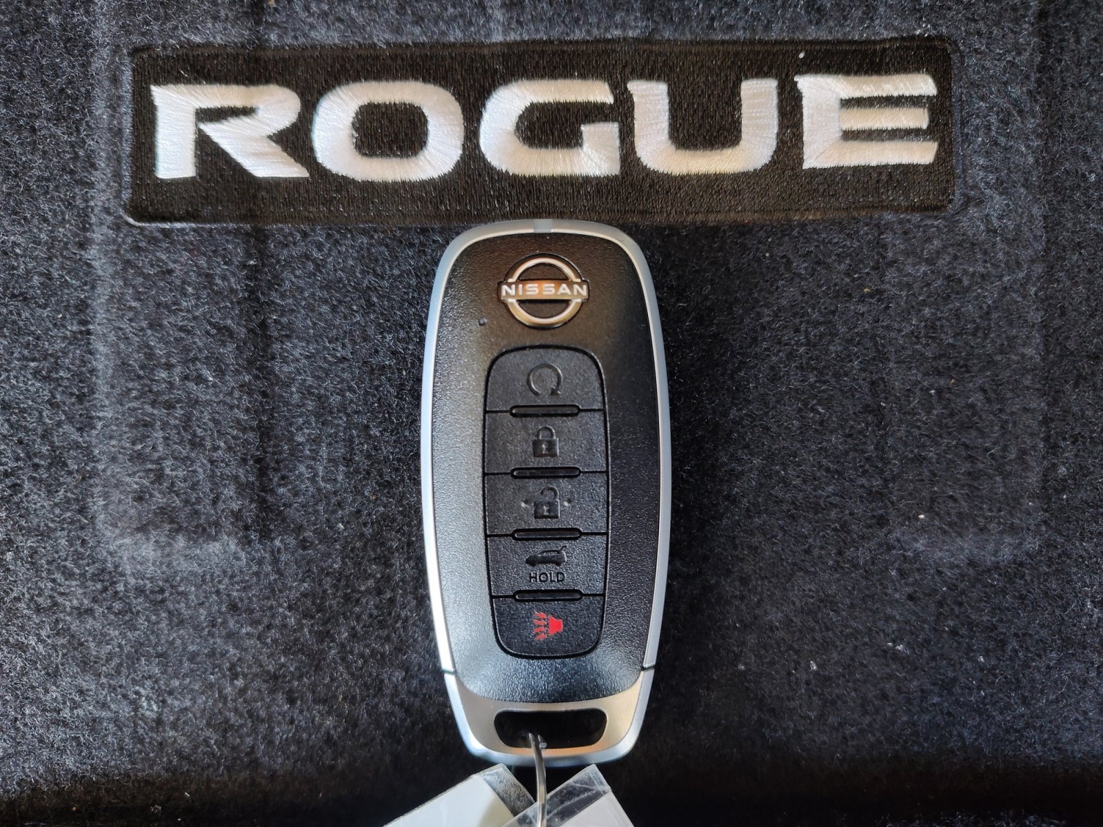 Used 2025 Nissan Rogue SV w/ SV Premium Package FWD image 32